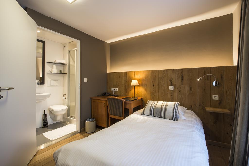 Hotel Le Fournil Redu Extérieur photo