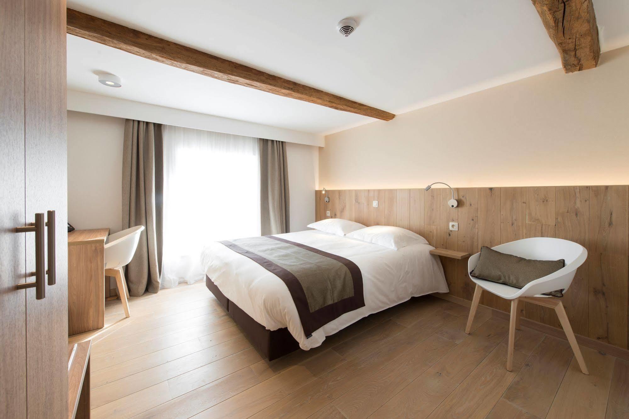 Hotel Le Fournil Redu Extérieur photo
