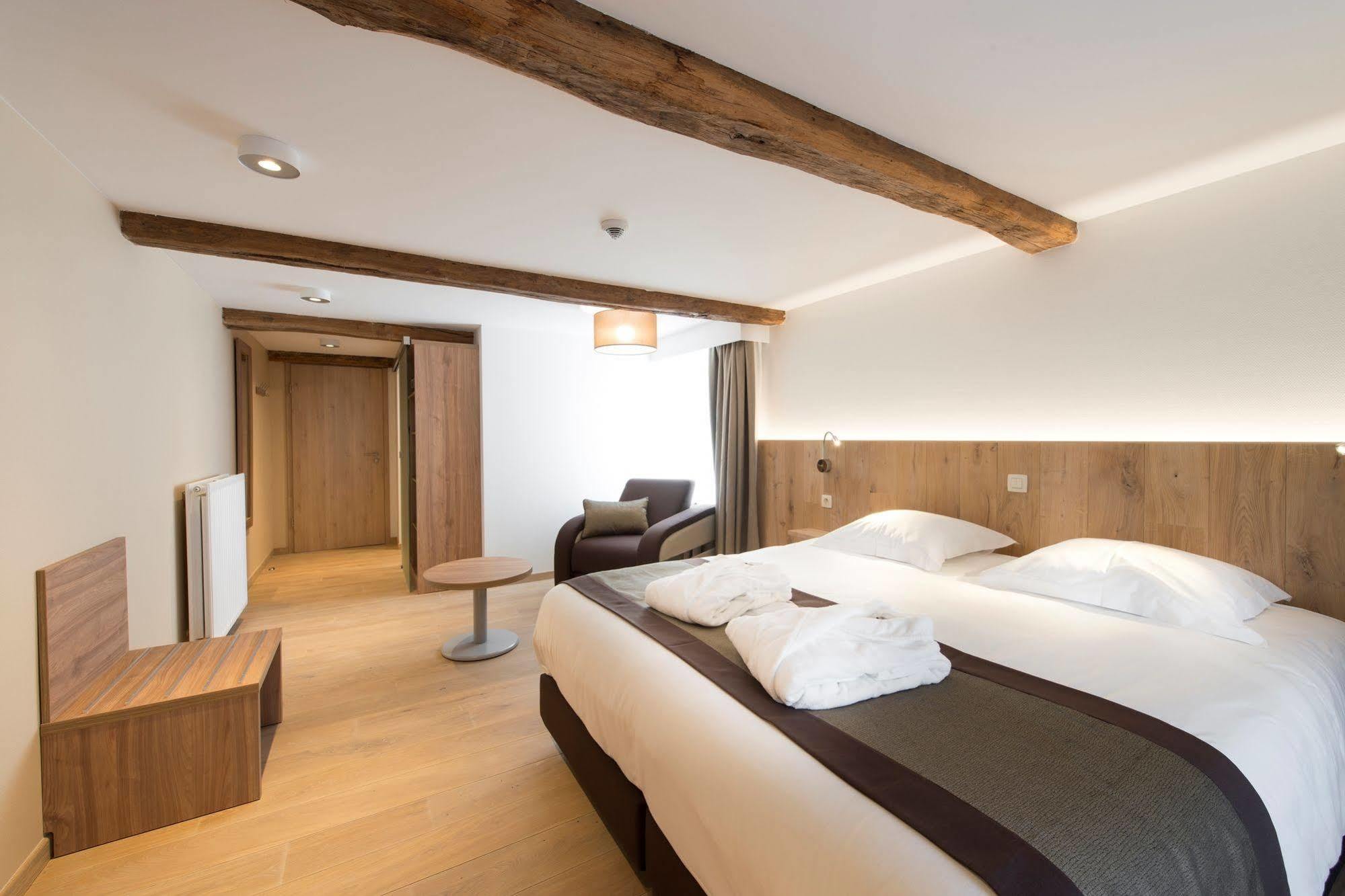 Hotel Le Fournil Redu Extérieur photo