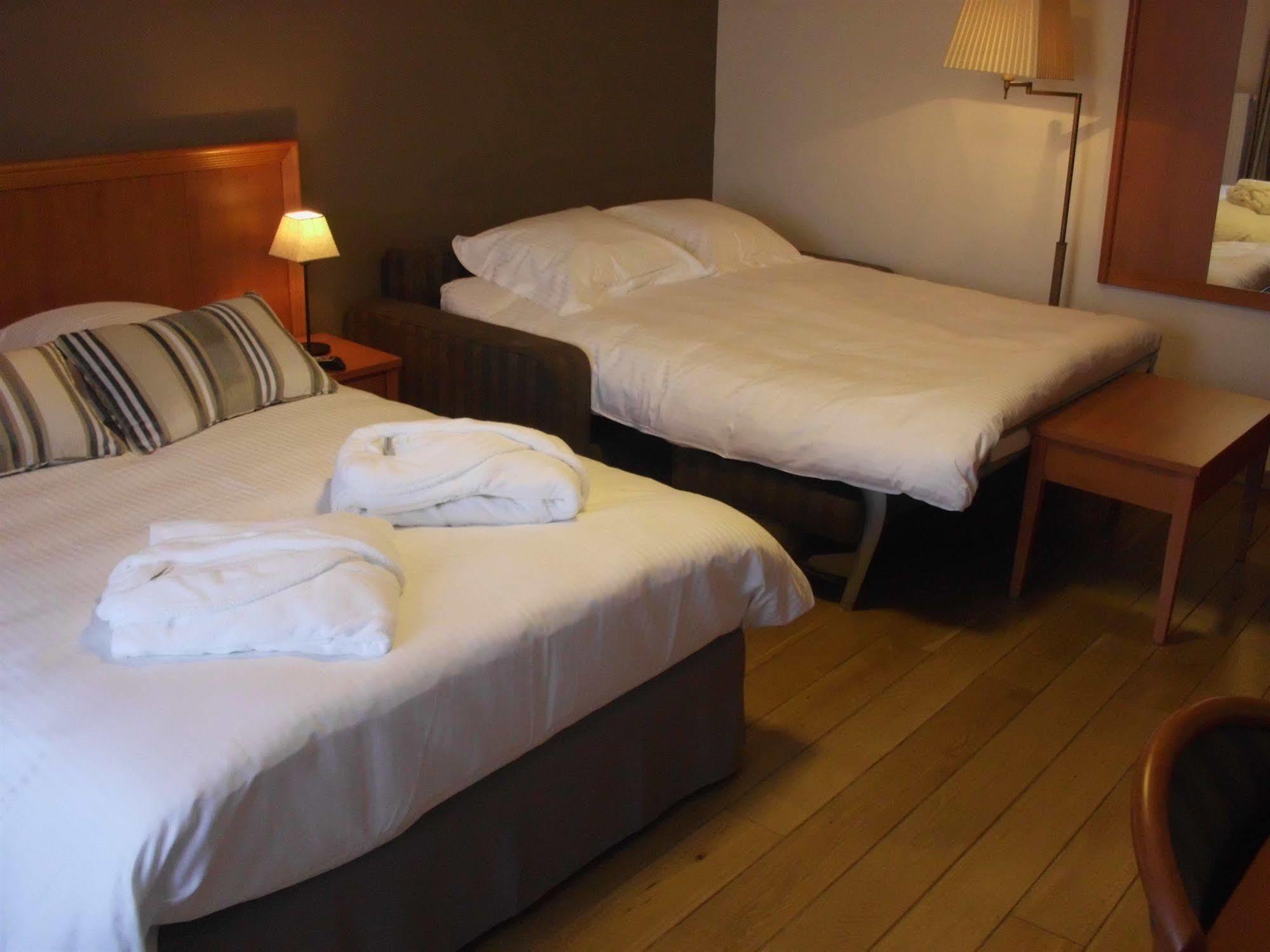 Hotel Le Fournil Redu Extérieur photo